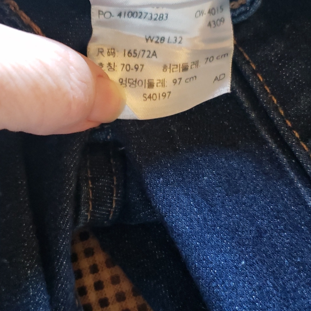 Levi's - Picture 3 of 5